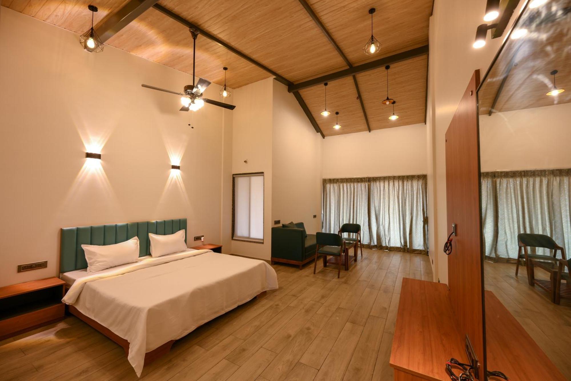 E&G Green Courts Resort At Koroli Hill Station Nashik Bagian luar foto